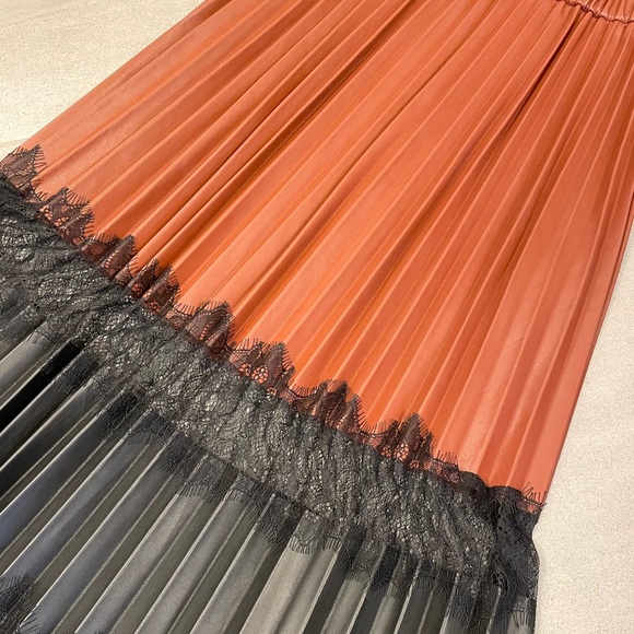 Zara Contrasting Vegan Leather Pleated Dress - Picture 4 of 8